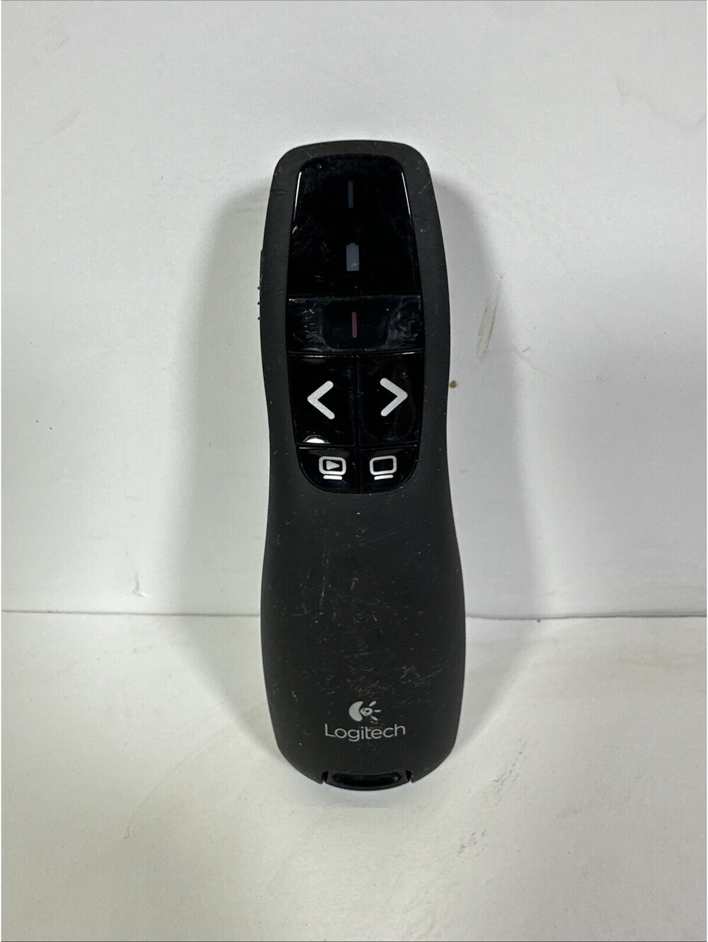 Logitech Wireless Presenter R400, PowerPoint Clicker with Laser Pointer, Used